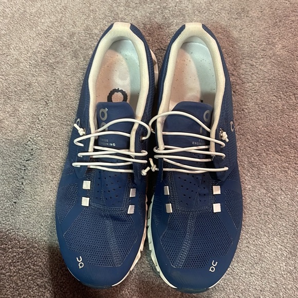 On cloud slip on W9 - Picture 2 of 6